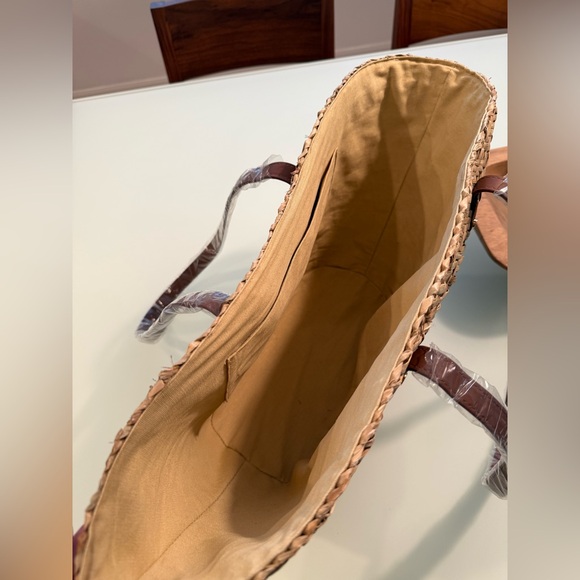 Straw Tote/Beach Bag - Picture 3 of 4